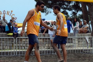 ΑΜΚΕ – Μπιτς Βόλεϊ: ΑΠΙΣΤΕΥΤΟΣ πόντος των Κύπριων αθλητών – Δραματική πρόκριση στον τελικό!