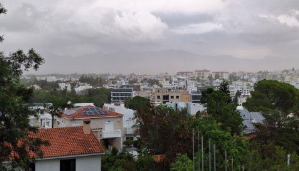Δύσκολες ώρες για οικογένεια - Κεραυνός χτύπησε το σπίτι τους στο Αυγόρου και προκάλεσε φωτιά