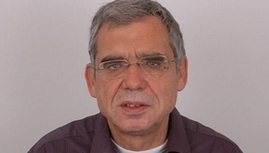 «Εφυγε» από την ζωή ο δημοσιογράφος Κώστας Καίσαρης -Ο γνωστός «αποδυτηριάκιας» 