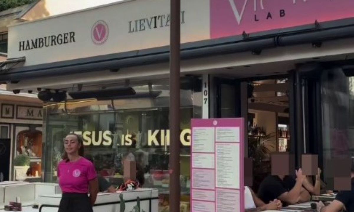 Έφαγε ομελέτα σε εστιατόριο της Ιταλίας και ανακάλυψε κάτι αηδιαστικό - «Είμαι σε κατάσταση σοκ»