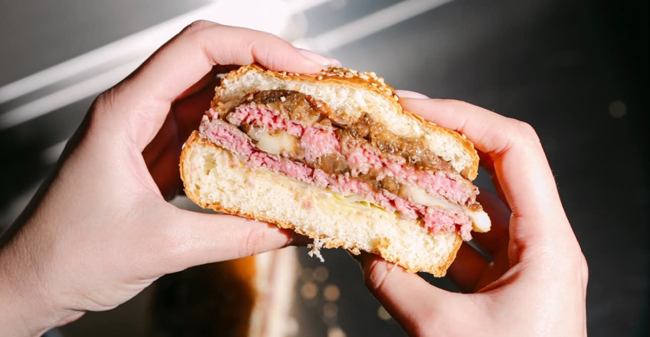 Ένα νέο concept στη Λευκωσία ανεβάζει το burger σε άλλο επίπεδο - Ποιότητα, τεχνική και χειροποίητες παρασκευές