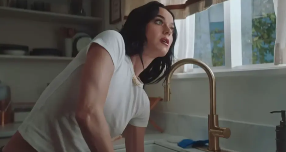 VIDEO - Κέιτι Πέρι: Γεμάτο «καρφιά» για τον Ορλάντο Μπλουμ και αποκαλύψεις για τον χωρισμό τους το νέο τραγούδι της