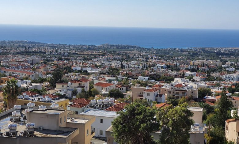 Κραυγές απόγνωσης από τους ξενοδόχους στην Πέγεια – Άδειες οι επαύλεις