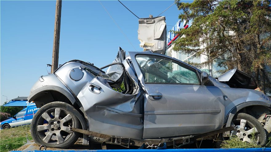 Τραγωδία στην Λάρισα - Έχασε τον έλεγχο του οχήματος και σκότωσε τους φίλους του - Προκαλούν σοκ οι ΦΩΤΟΓΡΑΦΙΕΣ 