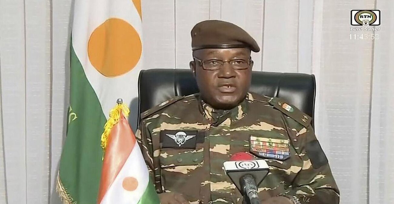 Νίγηρας: Οι πραξικοπηματίες ανακήρυξαν πρόεδρο τον επικεφαλής της προεδρικής φρουράς
