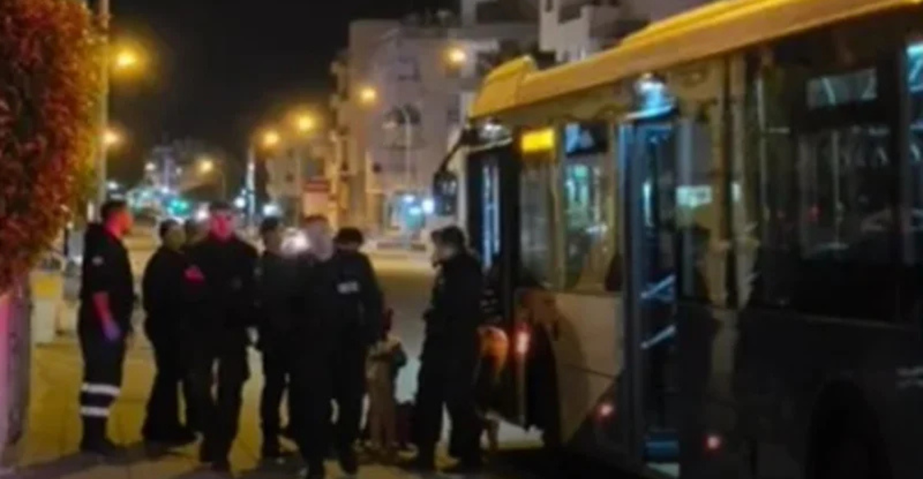 Άγρια επίθεση σε οδηγό λεωφορείου: Τον δάγκωσε στο κεφάλι - Στο σπίτι με τραύματα - «Ανάστατοι» οι συνάδελφοί του, έρχονται μέτρα!