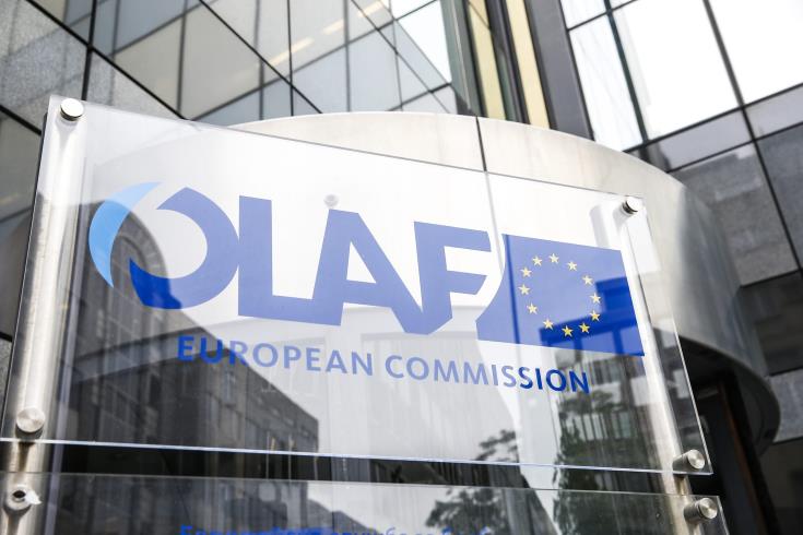 OLAF: Προειδοποιεί για απατεώνες που επιχειρούν να πουλήσουν εμβόλια COVID19 στα κράτη μέλη
