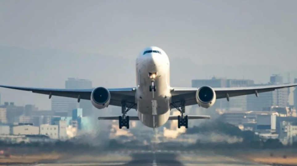 Μετάλλαξη Omicron: Πάνω από 4.500 πτήσεις ακυρώθηκαν σε όλο τον κόσμο