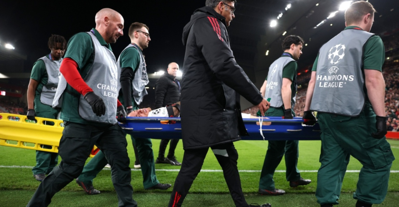 «Πάγωσε» το Άνφιλντ από τον ανατριχιαστικό τραυματισμό του Νόα Λανγκ - Κόπηκε το δάκτυλο του!