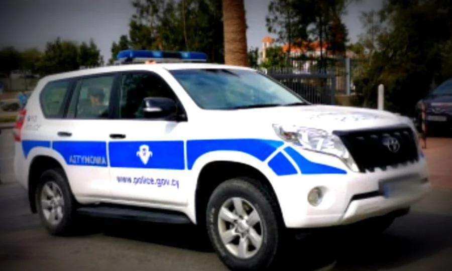 Φωτογραφία: Ιδού το περιπολικό που συγκρούστηκε με φορτηγό στον αυτοκινητόδρομο - Η κατάσταση των τριών τραυματιών 