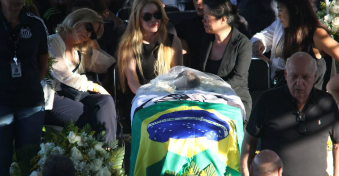 LIVE εικόνα: «Ζήτω ο Βασιλιάς» - Η Βραζιλία αποχαιρετάει τον Πελέ - Δείτε βίντεο και φωτογραφίες