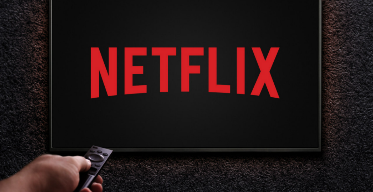 Ξεκούραση με Netflix: Δείτε το top5 των σειρών και ταινιών που προτιμούν οι Κύπριοι – Trailer και βαθμολογίες