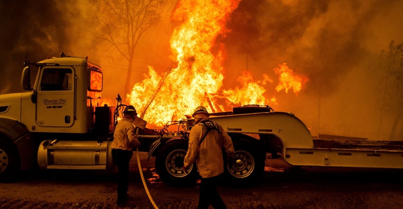 Καλιφόρνια: Η φωτιά καταστρέφει 20.000 στρέμματα την ώρα - Δείτε τα τρομακτικά βίντεο 