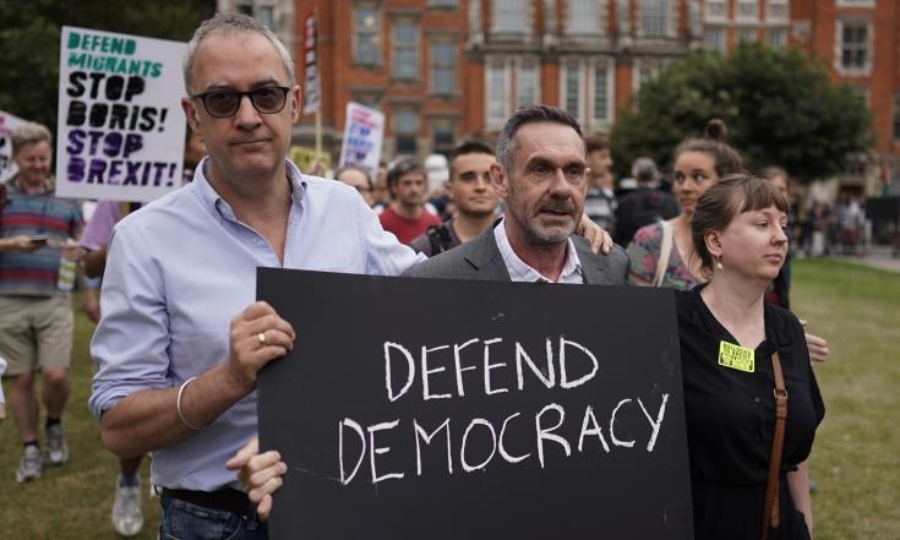 Βρετανία: Κατά της αναστολής και κατά του no deal, τάσσεται η αντιπολίτευση και Συντηρητικοί βουλευτές