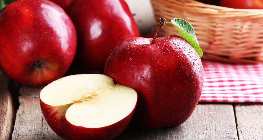 Το μυστικό για να διατηρούνται φρέσκα τα μήλα για καιρό