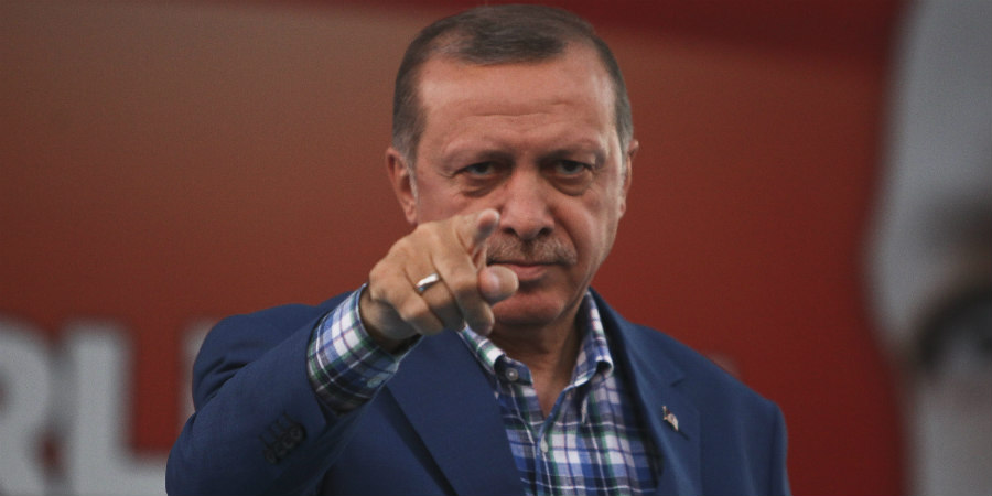 ΤΟΥΡΚΙΑ: Θα συλλαμβάνουν όποιον ξένο αντιπολιτεύεται το καθεστώς Ερντογάν