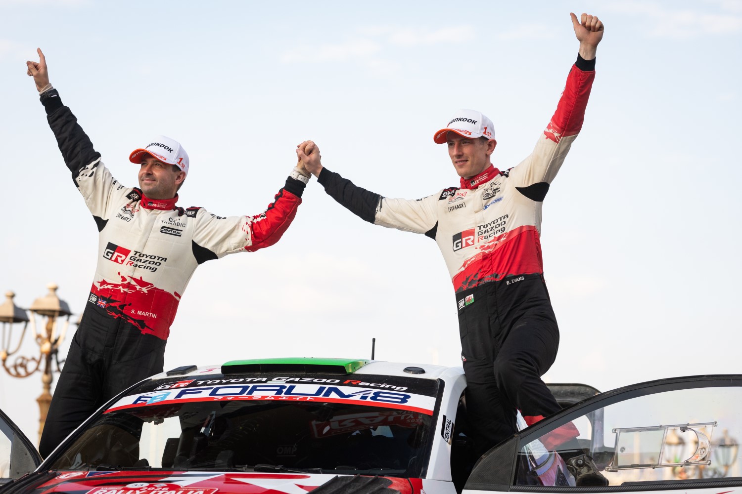 Ο Elfyn Evans και η Toyota κατέκτησαν τους τίτλους στο WRC