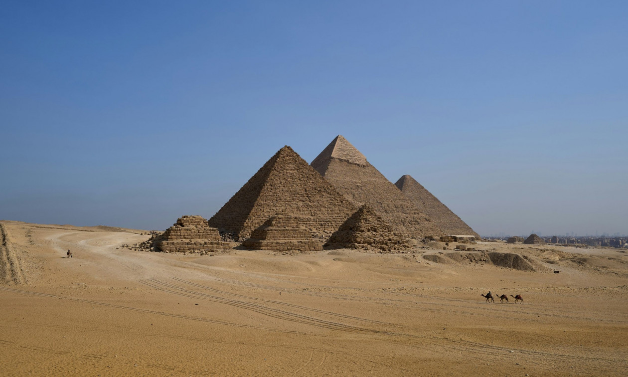 VIDEO: Σημαντική ανακάλυψη από το διάστημα ρίχνει φως στο πώς χτίστηκαν οι πυραμίδες