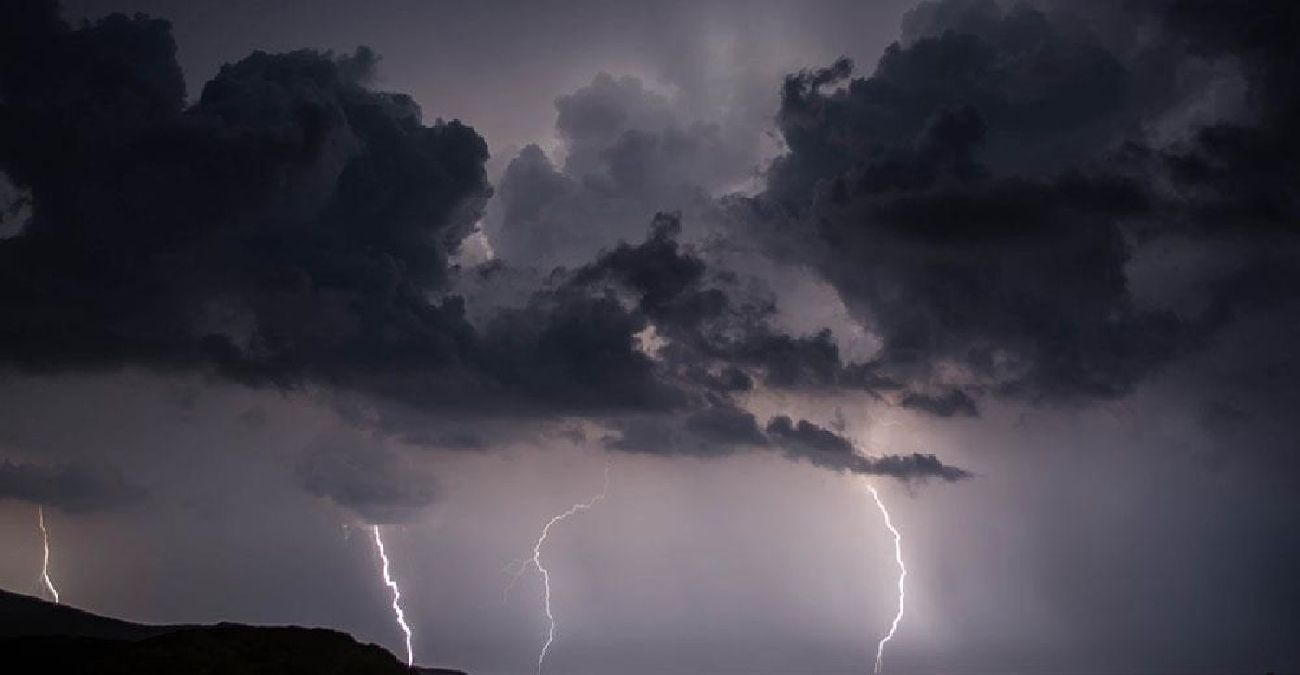 Σε ισχύ κίτρινη προειδοποίηση για ισχυρές καταιγίδες και χαλάζι – Ο καιρός μέχρι την Τρίτη