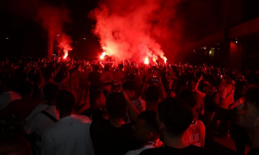 Αποθεωτική υποδοχή του Ολυμπιακού στο ΣΕΦ μετά το θριαμβευτικό διπλό στο ΟΑΚΑ! (ΒΙΝΤΕΟ)