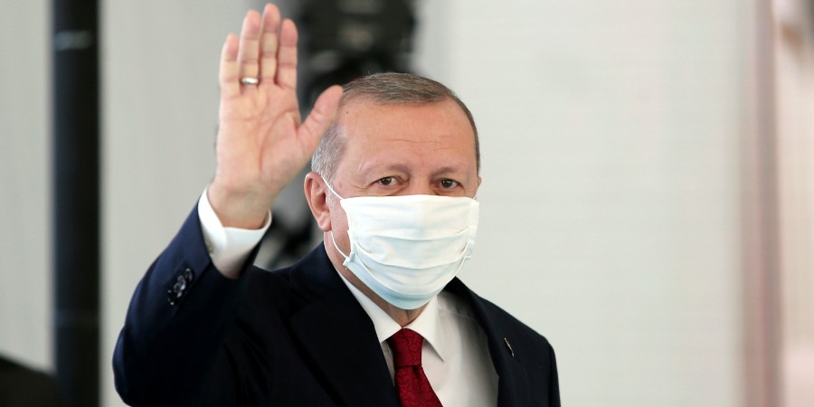 Τουρκία: Πέντε συλλήψεις για προσβολή εναντίον του Ερντογάν - Συνεχίζει να περνά ήπια την ασθένεια
