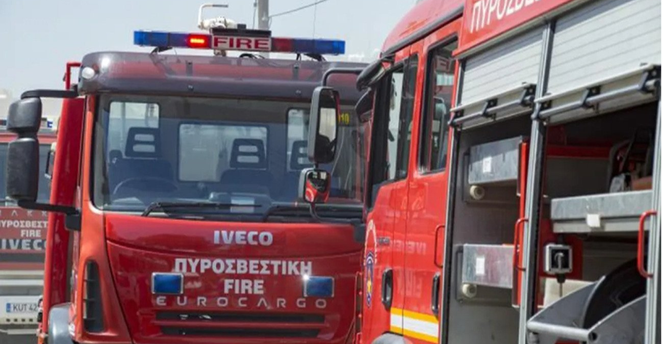 Στις φλόγες αποθήκες σχολείου στη Λεμεσό