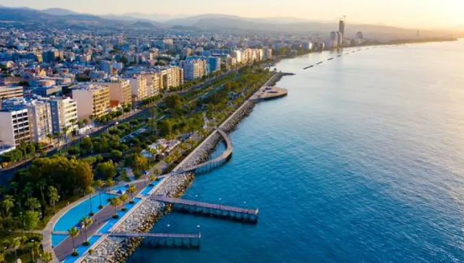 Μαύρος καπνός εμφανίστηκε στη Λεμεσό - Αναστάτωση στους κατοίκους - Δείτε φωτογραφία 