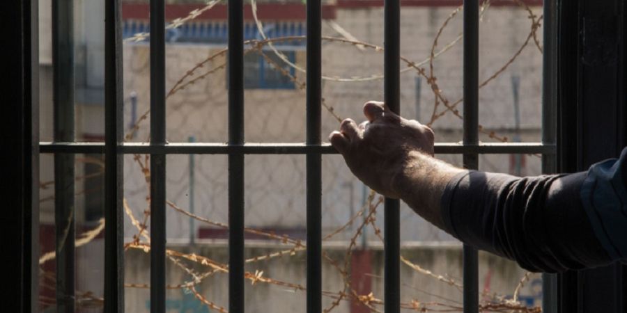 ΚΑΤΕΧΟΜΕΝΑ: Στις ‘φυλακές’ επιχειρηματίας για τον ξυλοδαρμό δύο ανδρών