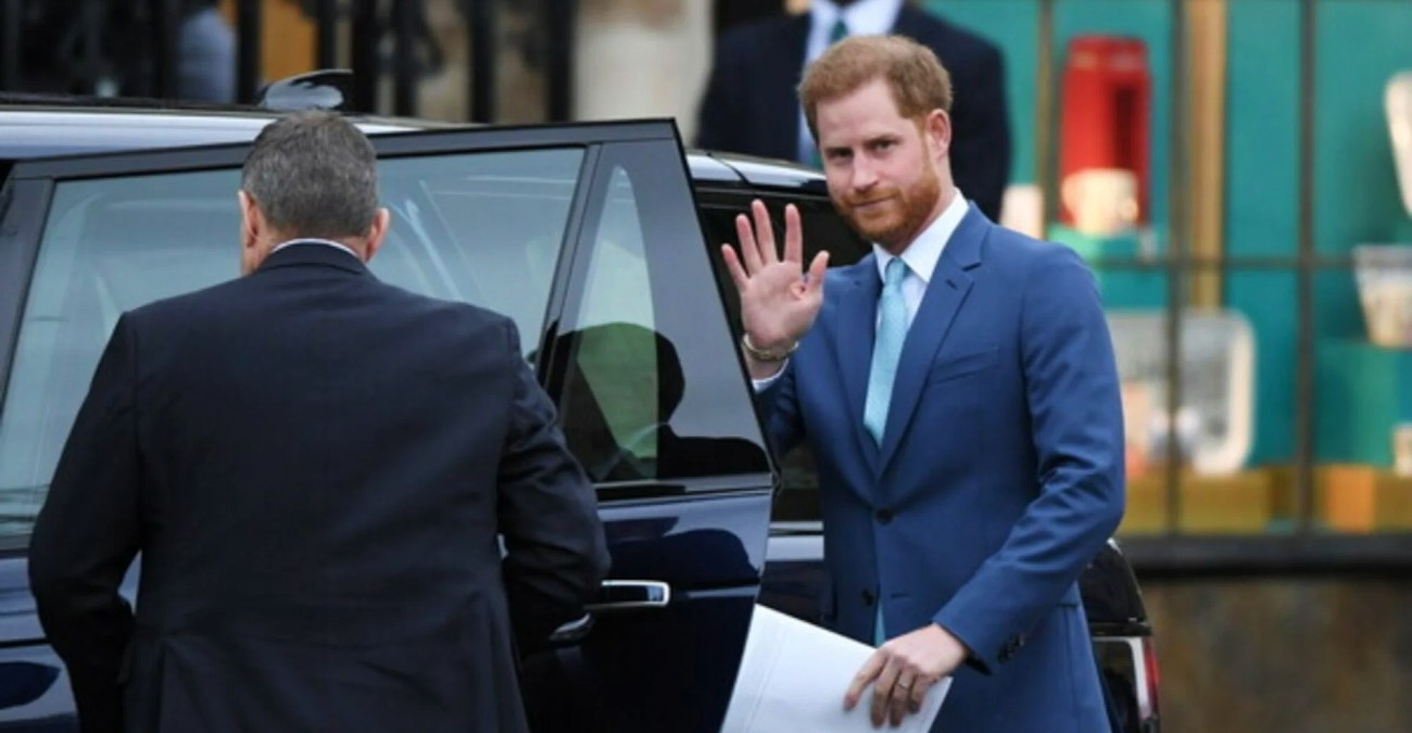 Οσμή σκανδάλου: Πρίγκιπας Χάρι και Έλτον Τζον καταγγέλουν Daily Mail για τηλεφωνικές παρακολουθήσεις