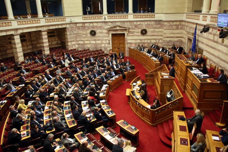 Πέρασε από την ελληνική βουλή το πολυνομοσχέδιο με τα προαπαιτούμενα της τρίτης αξιολόγησης 
