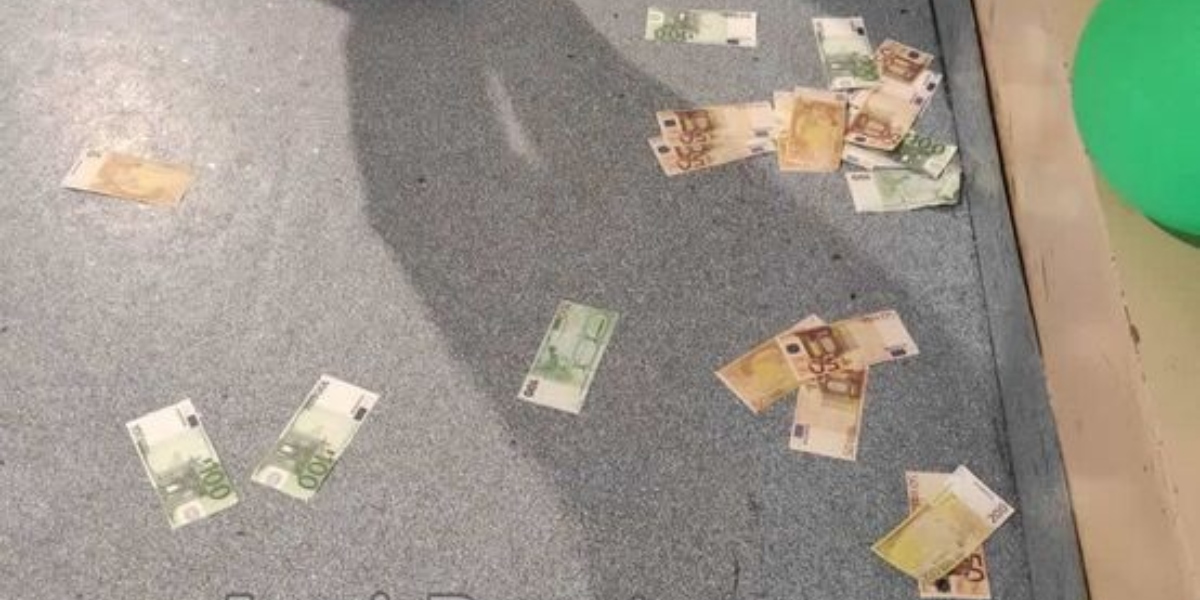Λαμία: Χαρτονομίσματα... ξεχείλισαν την πίστα στο γλέντι μιας βάπτισης - «Ίσως ξεπερνούν τις 30.000 ευρώ»