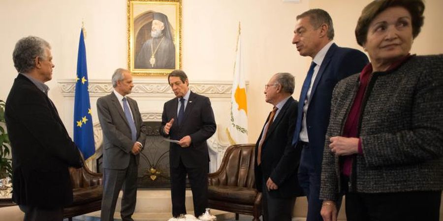 Ο Πρόεδρος Αναστασιάδης παρέλαβε επιταγή για τους πυρόπληκτους στο Μάτι