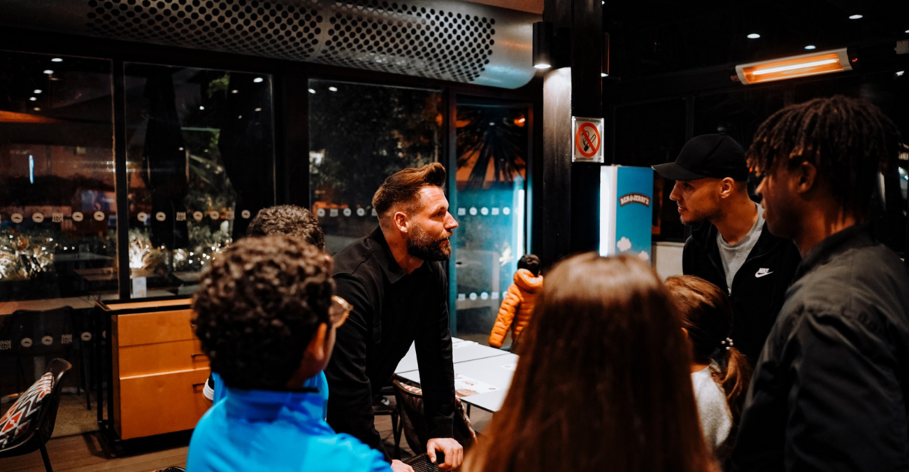 Συγκινητική κίνηση: Παίκτες του Απόλλωνα χάρισαν μια ξεχωριστή βραδιά σε παιδιά της Παιδικής Στέγης Λεμεσού