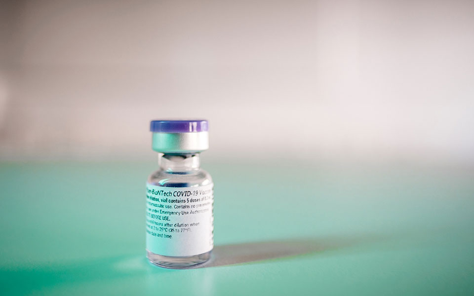 ΚΟΡΩΝΟΪΟΣ: 27, 28 και 29 Δεκεμβρίου ξεκινούν οι εμβολιασμοί στην Ε.Ε.