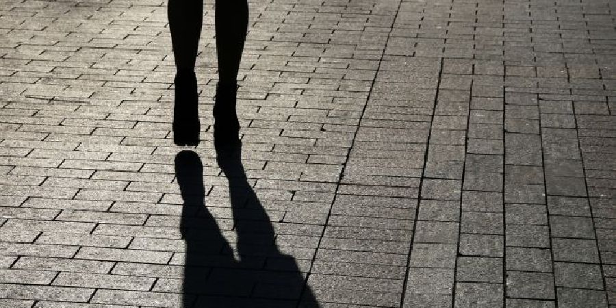 Σεξουαλική παρενόχληση στη Θεσσαλονίκη: Νεαρή κατήγγειλε ότι άγνωστος αυνανιζόταν και την ακολούθησε ως το σπίτι της