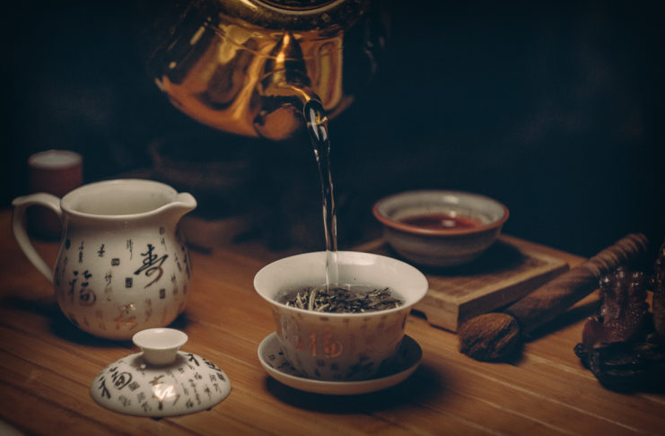 Τι συμβαίνει σε όσους πίνουν συχνά τσάι – Το πράσινο ή το μαύρο έχει μεγαλύτερο όφελος;