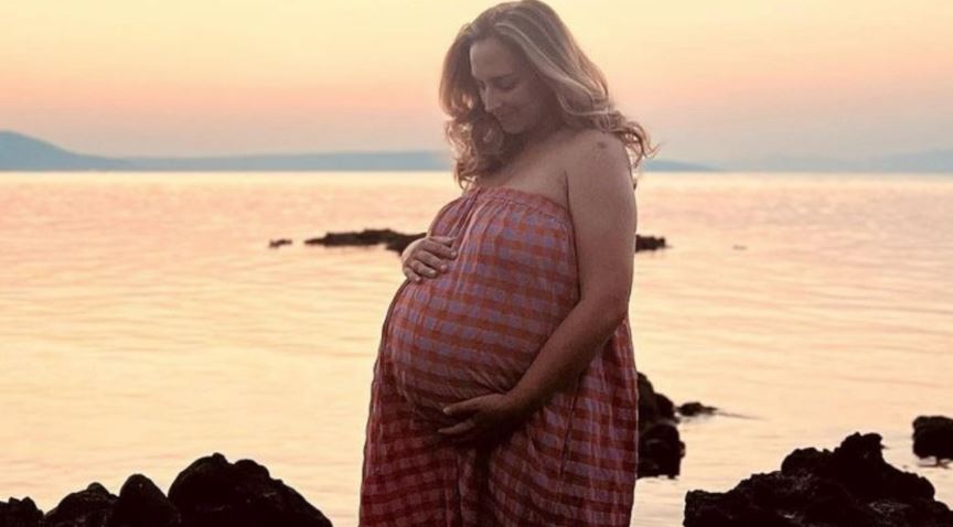 Κλέλια Πανταζή: Γέννησε το τρίτο παιδί της - Φωτογραφία 