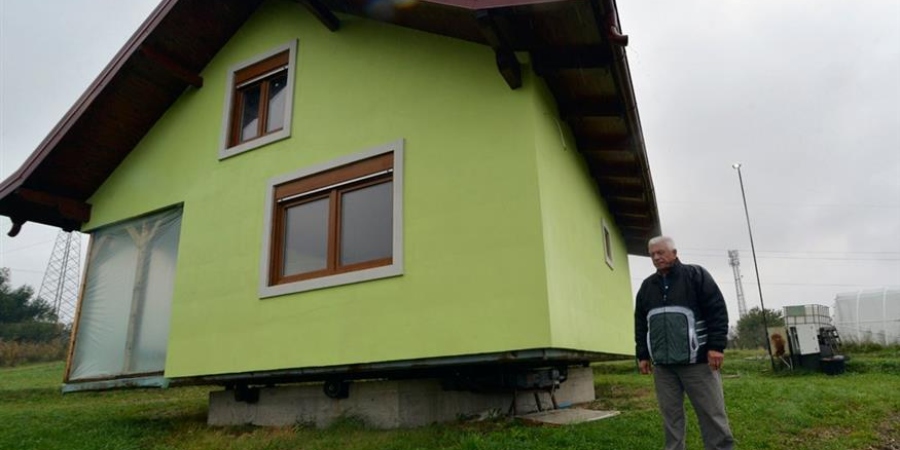 Βοσνία: Έφτιαξε στη σύζυγό του… περιστρεφόμενο σπίτι για να έχει καλύτερη θέα