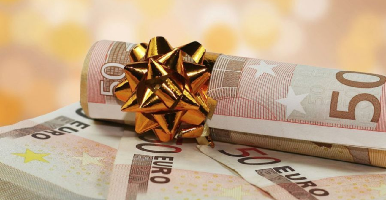 Ξεκινά η καταβολή χριστουγεννιάτικων επιδομάτων - Πότε πληρώνονται μισθοί, συντάξεις και 13ος - Αναλυτικό πρόγραμμα