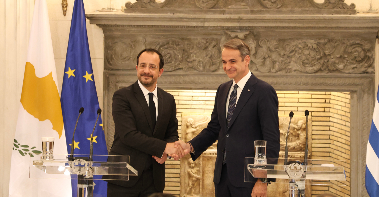 Χριστοδουλίδης από Μαξίμου: Μαζί με την Ελλάδα πετυχαίνουμε περισσότερα – Στο επίκεντρο ο τερματισμός της κατοχής