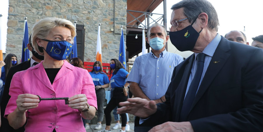 Η Φον Ντερ Λάιεν συνεχάρη τον Αναστασιάδη για την πορεία του εμβολιαστικού προγράμματος