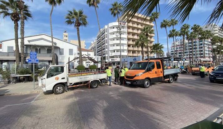 Διευκρινίσεις Δήμου Λάρνακας για μετακίνηση εξοπλισμού εστιατορίου από τις Φοινικούδες
