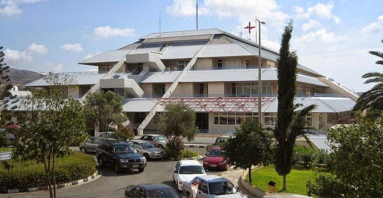 Στο νοσοκομείο η 40χρονη που παρασύρθηκε από όχημα στην Πάφο – Κρίθηκε αναγκαία η νοσηλεία της