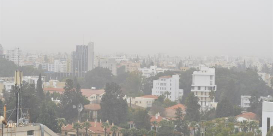 Αλλοπρόσαλλος ο καιρός - «Πνίγεται» στη σκόνη η Κύπρος,  στα ύψη η θερμοκρασία - Δείτε βίντεο