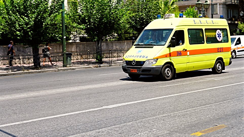 ΕΛΛΑΔΑ: 27χρονη οδηγός παρέσυρε 14χρονο παιδί τραυματίζοντας το σοβαρά - Το άφησε αβοήθητο και έφυγε 
