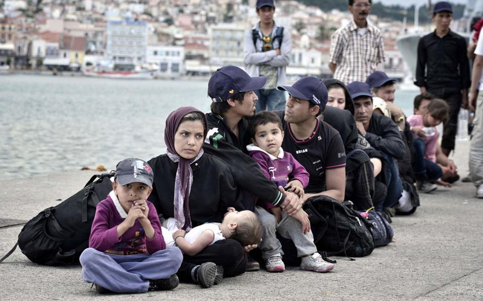 Η Ελλάδα να πάρει τους πρόσφυγες και θα βοηθήσουν οικονομικά, λέει το ΥΠΕΞ Τουρκίας