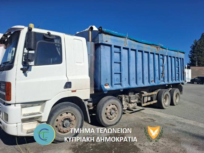 Κατάσχεση 9 τόνων πετρελαίου από φορτηγό που εξήλθε από τις κατεχόμενες περιοχές - Χειροπέδες στον οδηγό και βαρύ πρόστιμο - Δείτε φωτογραφίες