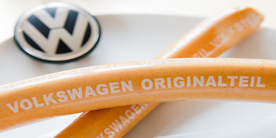 Γνωρίζατε ότι η VW φτιάχνει και πουλά λουκάνικα; Πώλησε περισσότερα απ' όσα Beetles μέχρι σήμερα