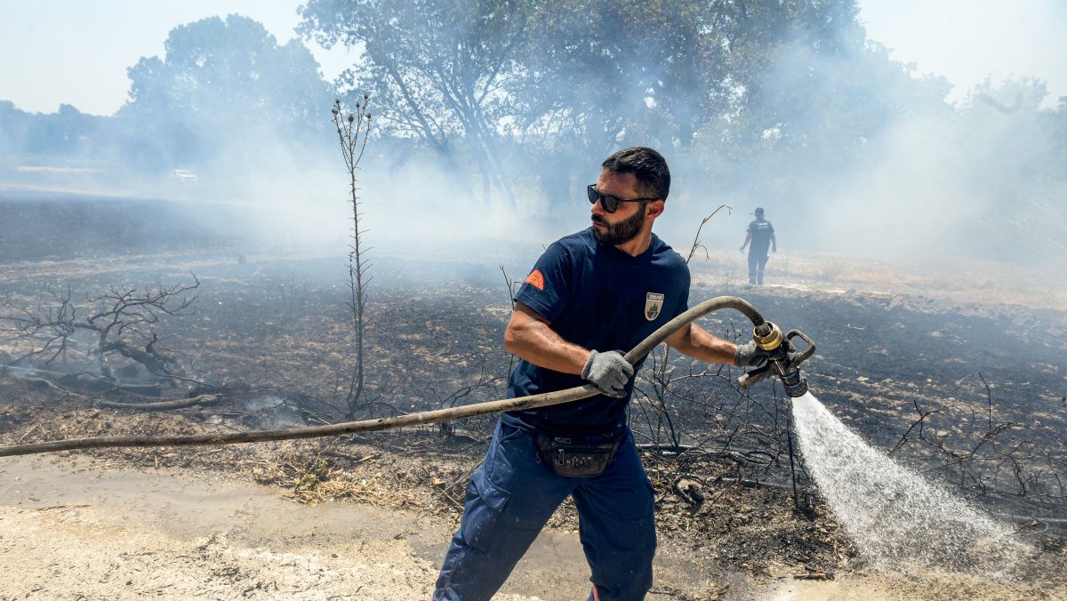 Σοβαρές καταγγελίες: Δήμοι χρησιμοποιούν διπλοκάμπινα με πυροσβεστικό υλικό για άλλες εργασίες