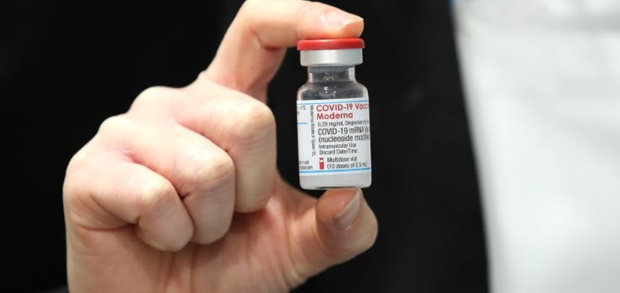  ΕΜΑ: Eγκρίνει τρίτη δόση του εμβολίου της Moderna για άτομα άνω των 18